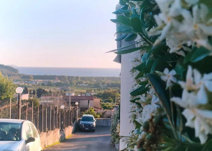 Amorevole Villa Con Terrazza E Doccia Esterna